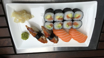 San Sushi food