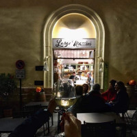 Largo Mazzini Gastronomia, Bistrot inside