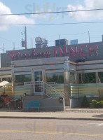 Broadway Diner outside