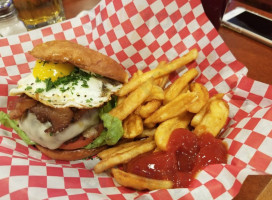 Sammy's Craft Burgers Beers food