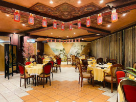 Golden Dragon inside