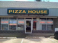 Pizza House outside