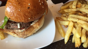 Yalta Burger Normand food