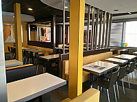 Mcdonald's El Francaset inside