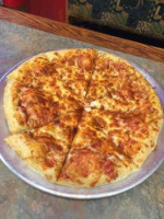 Gilligan's Pizzeria food