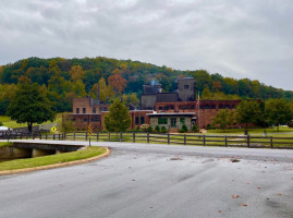 Cascade Hollow Distilling Co. (george Dickel Distillery) outside