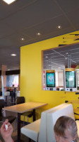 Mcdonald's Grandvilliers inside