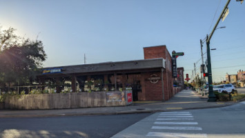 Neumeier's Rib Room outside