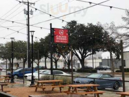 Cane Rosso Arlington outside