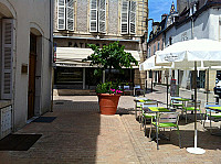 Patisserie Olivier Bourau inside