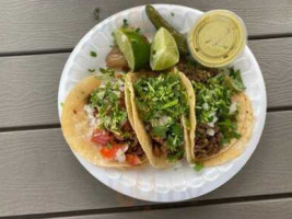 Tacos El Pariente food