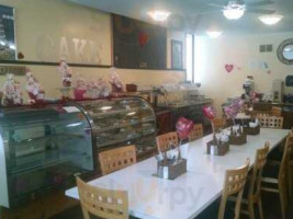 Home Sweet Home Cafe Cakery inside