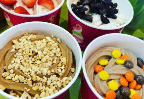 Menchie's Frozen Yogurt food