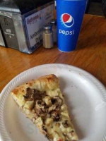 Garbonzo's Pizza food