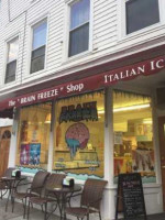 Brain Freeze Shoppe inside