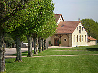 Auberge de Vigny outside