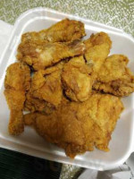 Wings-n-things food