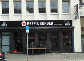 Beef & Burger outside