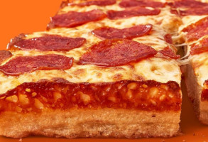 Little Caesars Pizza (parade St) food