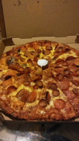 Round Table Pizza food