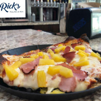 Rick's Pizza, Beer, More food