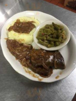 Annbriar's Smokehouse food