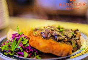 Künstler Brewing food