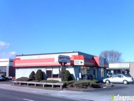 Honey Dew Donuts outside