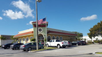 Pollo Tropical outside