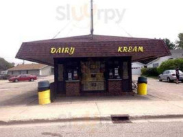 Dairy Kream outside