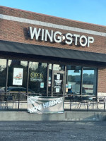 Wingstop outside