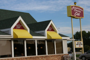 American Classic Cafe outside