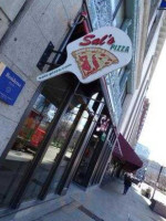 Sal's Pizza food