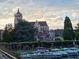 Le Moulin outside