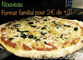 Pizza Chez Diii food