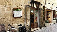 Pizzeria La Buccia outside