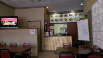 Yau's Chinese Bistro inside