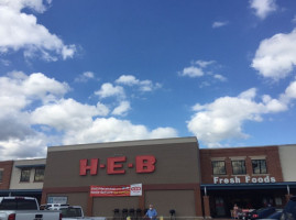 H-e-b Bakery outside