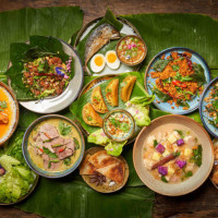 Khao (ekkamai) food