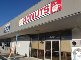 Sunshine Donuts outside