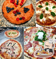 La Pizza Della Titti food