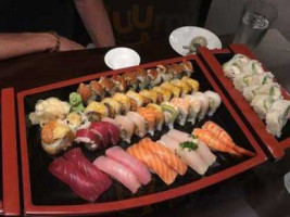 Sushi Hiro food