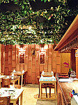 Krua Khun Mae Thai inside