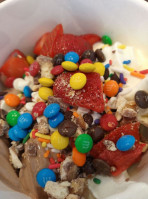 Sam’s Frozen Yogurt food