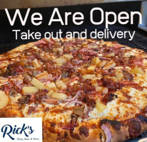 Rick's Pizza, Beer, More food