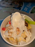 Menchie's Frozen Yogurt food