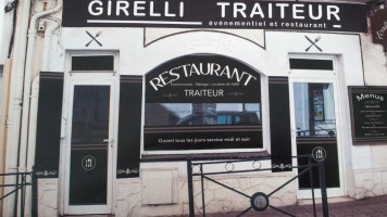 Girelli Traiteur inside