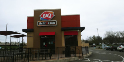 Dairy Queen Grill Chill outside