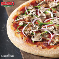 Romeo's Pizza food