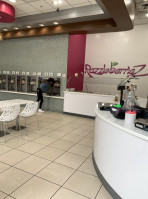 Razzleberriez Frozen Yogurt food